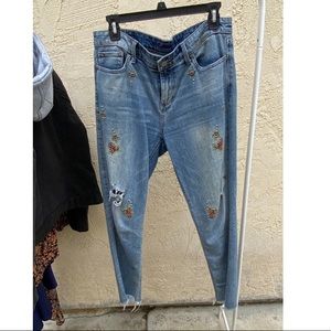 Luckys brand embroidered jeans